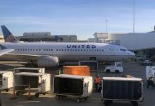 El piloto tomó la decisión durante el vuelo de desviarse a Denver porque un "pequeño grupo" se negaba a seguir las instrucciones de la tripulación de cabina.