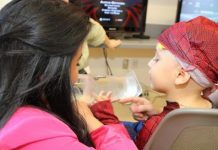 Detectan disparidad racial en el tratamiento de niños con cáncer cerebral En definitiva, los niños hispanos y afroamericanos corren un mayor riesgo de morir de cáncer cerebral que los niños blancos, aunque unos y otros hayan sido diagnosticados apropiadamente.
