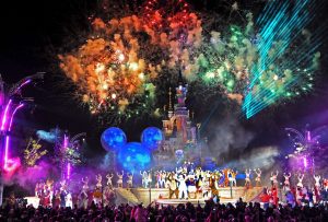 La compa&ntilde;&iacute;a Disney anunci&oacute; este jueves que cerrar&aacute; completamente sus parques tem&aacute;ticos en California, Florida y Francia durante el mes de marzo a ra&iacute;z de la creciente preocupaci&oacute;n por la pandemia del coronavirus.