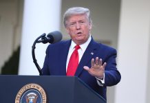Trump dice ahora que la economía es su "segunda prioridad" El presidente Donald Trump dijo este lunes que la economía es su "segunda prioridad"
