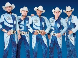 El grupo Bronco arranca su quinta década colaborando con "Río Roma" El grupo Bronco, uno de los más destacados de la música regional mexicana, celebra su quinta década con una importante apuesta por las fusiones con el pop, gracias a una colaboración con la banda "Río Roma"