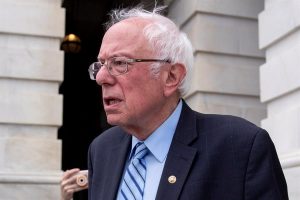 El senador Bernie Sanders se enfrenta a un dilema tras su última derrota en las primarias en Estados Unidos