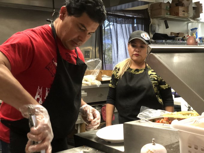 El migrante salvadore&ntilde;o, junto con su esposa, Betty Rivas, aseguran haberse sentido muy "especiales" cuando el mismo presidente Trump envi&oacute; por Twitter un mensaje de apoyo.