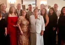 La representante de la familia Fusco, Roseann Paradiso Fodera, aseguró que varios miembros están hospitalizados y otros en cuarentena, incluidos otra hija de la difunta, identificada como Elizabeth