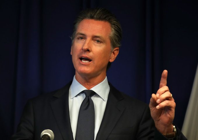 Gavin Newsom Más de 200 bancos han acordado con el estado de California otorgar una