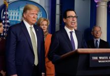 Gobierno planea enviar "cheques" con efectivo a todos los ciudadanos "Estamos estudiando enviar cheques a los estadounidenses de manera inmediata (...) Los estadounidenses necesitan efectivo ahora", aseguró Mnuchin en una rueda de prensa.