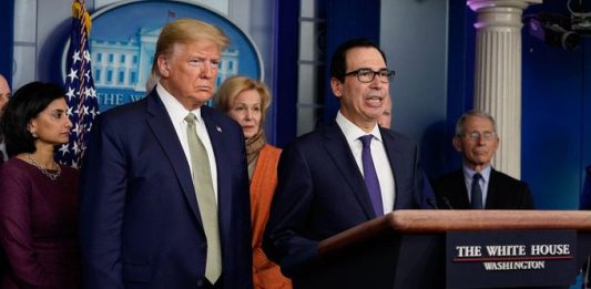 "Estamos estudiando enviar cheques a los estadounidenses de manera inmediata (...) Los estadounidenses necesitan efectivo ahora", aseguró Mnuchin en una rueda de prensa.
