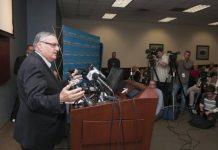 Joe Arpaio, quien fuera considerado el "sheriff más duro de Estados Unidos", vuelve a la carga a sus 87 años en busca de su nominación como alguacil del condado Maricopa