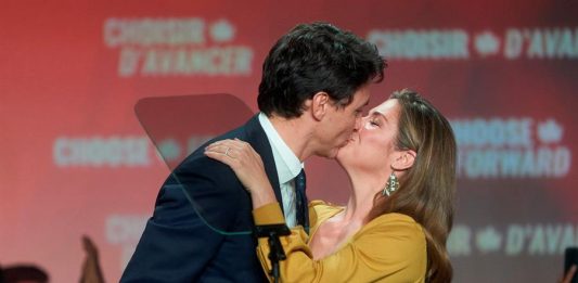 Sophie Grégoire Trudeau, la esposa del primer ministro de Canadá, Justin Trudeau, dio positivo este jueves a coronavirus