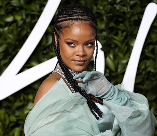 La esperada reaparición musical de Rihanna: ¿Está más cerca su noveno disco? El sorpresivo lanzamiento este viernes de "Believe It", colaboración de Rihanna para el rapero y cantante de r&b PartyNextDoor, supone la reaparición musical de la diva de Barbados después de tres años de silencio
