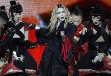 Justin Bieber y Madonna alteran sus giras por el coronavirus Las estrellas del pop Madonna y Justin Bieber se han visto obligados a cancelar y modificar conciertos de sus giras internacionales por recomendación de las autoridades de los países en los que iban a actuar