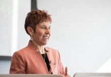 Boricua que dirige centro investigador de la NASA, ejemplo para otras mujeres Previo a convertirse en la directora del Centro de Investigación Glenn de la NASA, Pérez fue jefa en el Electromecánica, directora en Aeronáutica, subdirectora de Ingeniería e Investigación y subdirectora de su ahora despacho.