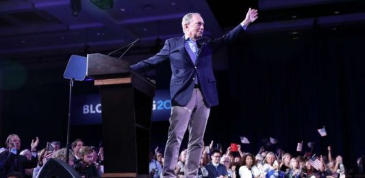 Bloomberg apenas logró doce delegados en la jornada de ayer, clave para las primarias demócratas.