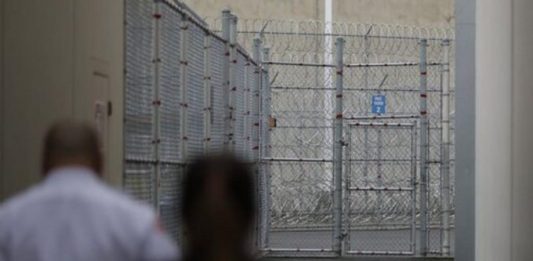 Ésta sería la octava muerte de una persona bajo custodia del Servicio de Inmigración y Control de Aduanas (ICE) en lo que va de año fiscal, iniciado el 1 de octubre de 2019.