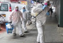 Nueva York advierte de que el "tsunami" del coronavirus está llegando Las autoridades de Nueva York advirtieron que el "tsunami" del coronavirus está llegando y de que la ciudad espera todavía las "semanas más duras".