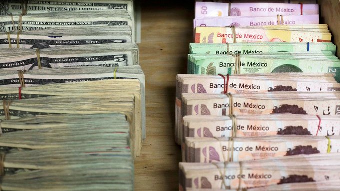 La divisa mexicana ya registró el pasado viernes un mínimo histórico frente al dólar estadounidense al cotizarse en 21,98 unidades.