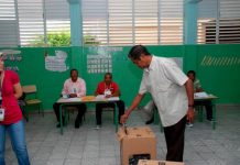 República Dominicana repite elecciones en medio de crisis política y el coronavirus Las municipales fueron suspendidas a mitad de jornada de votación por un fallo informático en las máquinas automatizadas que se iban a usar por vez primera