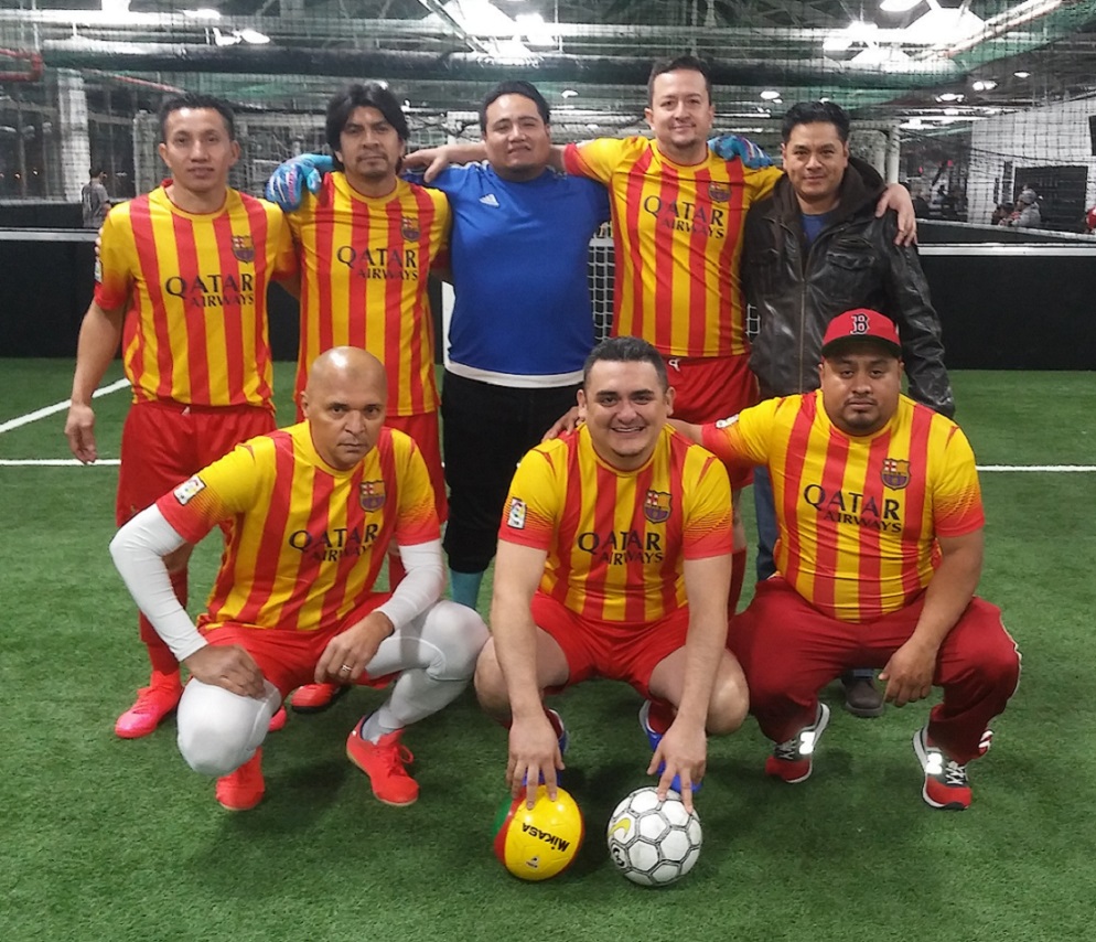 Integrantes del Atencingo que viene dando 'guerra' en el campeonato los viernes en la Liga Mexicana de Fútbol, Brooklyn, Sunset Park. (Foto Buki Chapin).