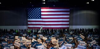 Hippies, culturetas, surferos o simplemente clásicos, pero casi todos ellos jóvenes, abarrotaron este domingo un acto de campaña en Los Ángeles para mostrar su apoyo a un Bernie Sanders