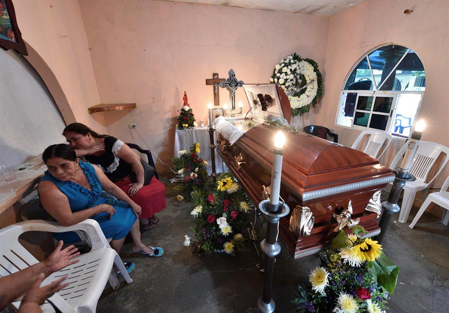 Este jueves se llevaron a cabo los funerales de dos de los difuntos, y sus familiares confirmaron que ya presentaron las primeras denuncias por negligencia médica.