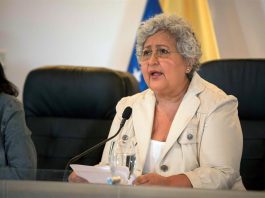 La mayoría de las máquinas de votación del automatizado sistema electoral de Venezuela se quemaron en un "voraz incendio" que afectó a una instalación del órgano comicial del país, informó este domingo la rectora principal, Tibisay Lucena.