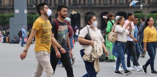 Las autoridades mexicanas informaron este lunes que el número de casos confirmados de coronavirus en el país ascendió a 82, lo que supone un incremento de 29 casos respecto a los 53 registrados el domingo.