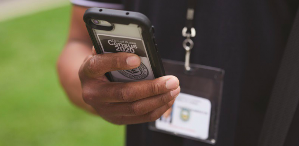 El Título 13 del Código de los Estados Unidos obliga a la Oficina del Censo a mantener la información confidencial. El intercambio de información personal por parte de un empleado de la Oficina del Censo es un delito grave, castigado hasta con cinco años de prisión y multa de $250.000.