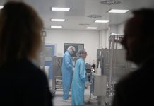 La industria farmacéutica de EE.UU. se ha zambullido en una carrera contrarreloj para hallar una vacuna y un tratamiento contra el nuevo tipo de coronavirus