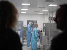 La industria farmacéutica de EE.UU. se ha zambullido en una carrera contrarreloj para hallar una vacuna y un tratamiento contra el nuevo tipo de coronavirus