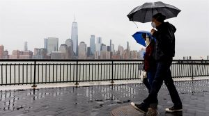 Los muertos por coronavirus superan ya los 2.000 en Estados Unidos, que ha registrado hasta el momento 2.191 fallecimientos, de los que m&aacute;s de una cuarta parte se han producido en el estado de Nueva York