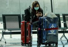 "Un virus extranjero": Trump impregna de nacionalismo su reacción al COVID-19 Ha definido el COVID-19 como un "virus extranjero", vetado la entrada a millones de extranjeros y aprovechado para promocionar su muro con México.