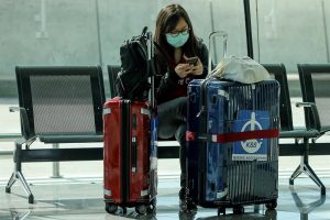 Ha definido el COVID-19 como un "virus extranjero", vetado la entrada a millones de extranjeros y aprovechado para promocionar su muro con M&eacute;xico. 
