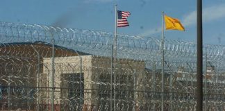 La Unión Americana de Libertades Civiles y Human Rights Watch urgieron este miércoles al Servicio de Control de Inmigración y Aduanas a desarrollar un plan efectivo para la prevención y el manejo del coronavirus COVID-19 en sus centros de detención.