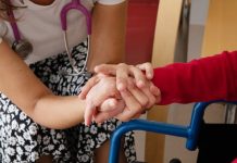 La disponibilidad de equipos de cuidados paliativos podría disminuir aún más si muchos proveedores de atención médica caen enfermos.