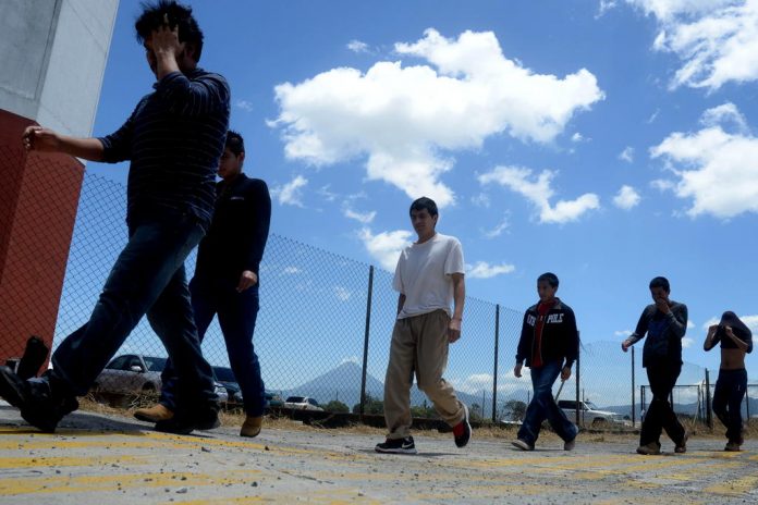 La deportación de inmigrantes hondureños, principalmente de Estados Unidos y México, aumentó un 23,7 % entre enero y febrero de 2020, comparada con el mismo periodo de 2019.