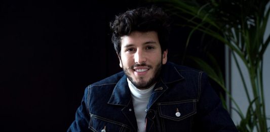 Mientras que el cantante colombiano Sebastián Yatra realizará este viernes su segunda sesión de lectura de cuentos de niños en su cuenta de Instagram