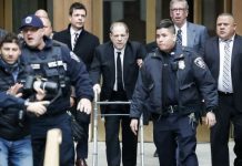 La Fiscalía de Los Ángeles tramita extradición de Weinstein a California La Fiscalía del distrito de Los Ángeles inició este miércoles los procedimientos para extraditar a Harvey Weinstein y que enfrente nuevos cargos en California