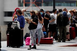 El Aeropuerto Internacional La Aurora de Ciudad de Guatemala recibi&oacute; este lunes a un grupo de 120 guatemaltecos que se hab&iacute;an quedado varados en Miami