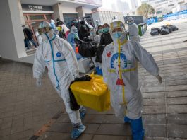 El equipo médico chino contra la epidemia de coronavirus, que dirige el prestigioso neumólogo, Zhong Nanshan, ha probado un nuevo método para la detección de la enfermedad