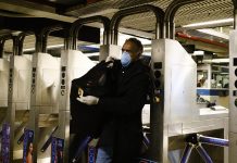Nueva York pide ampliar diagnóstico del COVID-19 tras aumento de casos a 105 El gobernador del estado de Nueva York, Andrew Cuomo, anunció este domingo que el número de contagios de COVID-19 se elevó a 105 en esta región