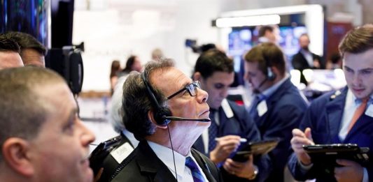 La Reserva Federal de EEUU lanzó este domingo el mayor paquete de estímulo monetario desde la crisis financiera de 2008
