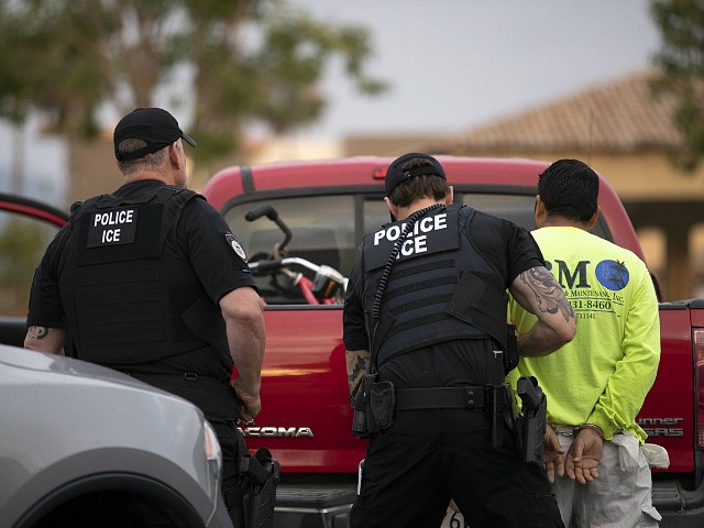 El fallo "env&iacute;a un mensaje firme a las oficinas de ICE en todo e pa&iacute;s: ahora es el momento de dejar en libertad a las personas que corren un riesgo grave de enfermedad o muerte por COVID-19", a&ntilde;adi&oacute;.