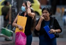 Cerca de 10 millones de venezolanos amanecieron este lunes confinados de manera obligatoria por orden del presidente Nicolás Maduro