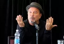 "¿Será que el planeta esta tratando de librarse de nosotros?" se pregunta el cantautor panameño Rubén Blades en su "Diario de la peste"