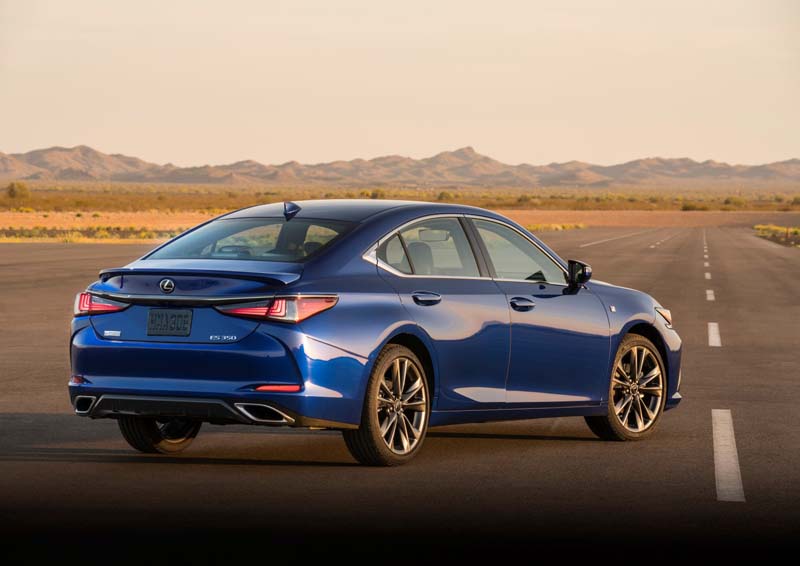 Lexus ES 300h.