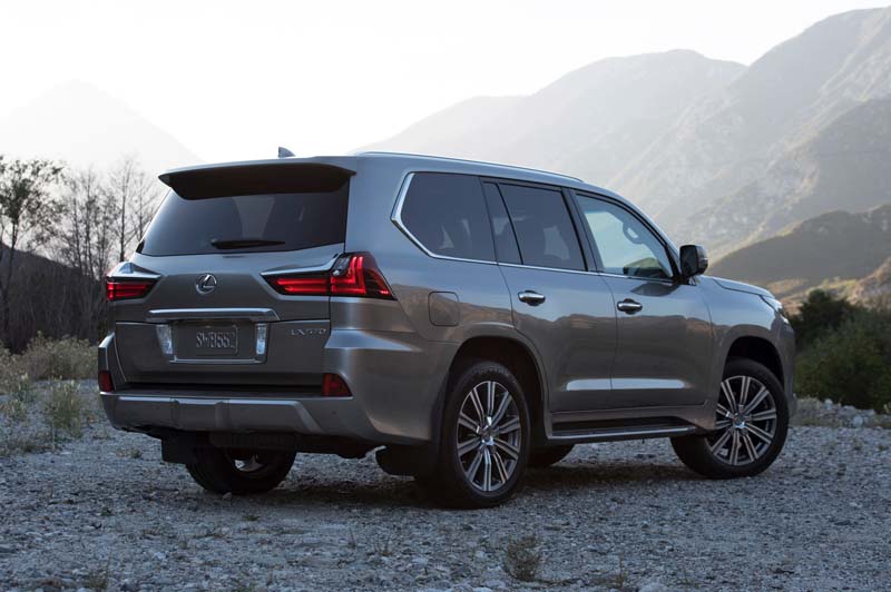 Lexus LX 570.
