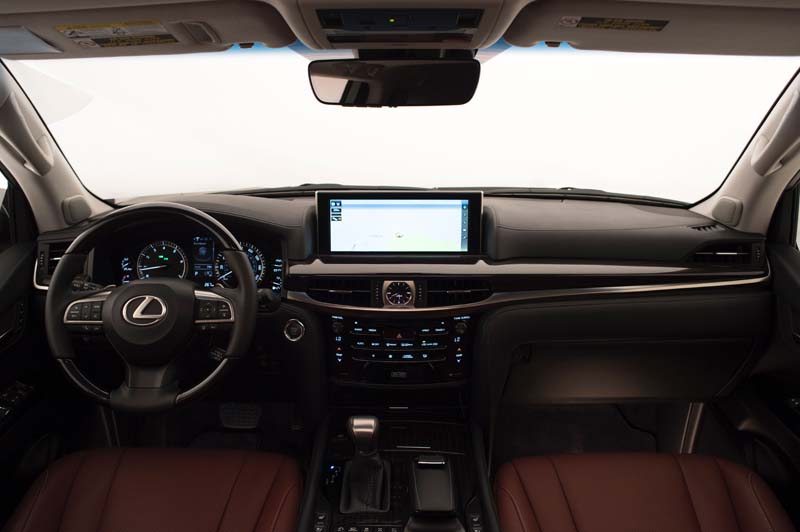 Lexus LX 570.