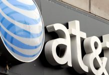 AT&T nombra nuevo CEO a su jefe de operaciones y presidente, John Stankey El gigante de las telecomunicaciones estadounidense AT&T anunció este viernes la retirada de su consejero delegado, Randall Stephenson