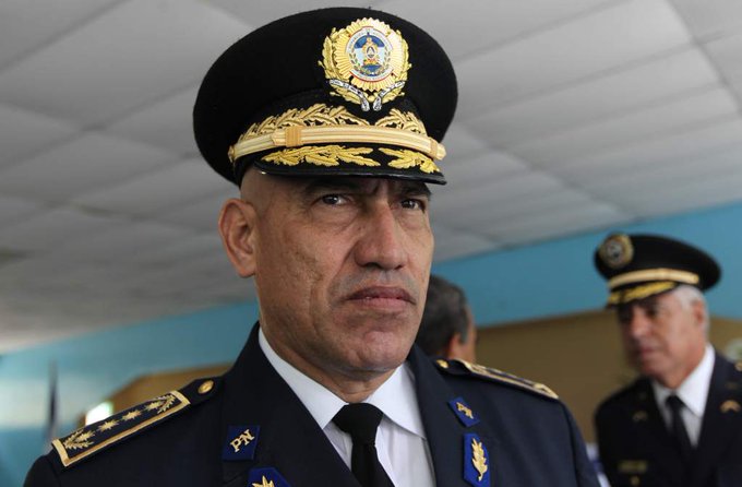 El acusado, según las autoridades, abusó de su cargo para violar la ley y "supervisó el envío de múltiples toneladas de cocaína hacia Estados Unidos".