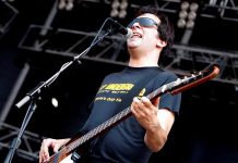 El músico estadounidense Adam Schlesinger, cofundador del grupo de power pop Fountains of Wayne, falleció este miércoles a los 52 años